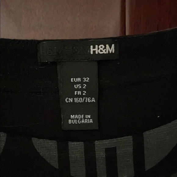 H&M Pattern Dress - Picture 2 of 4